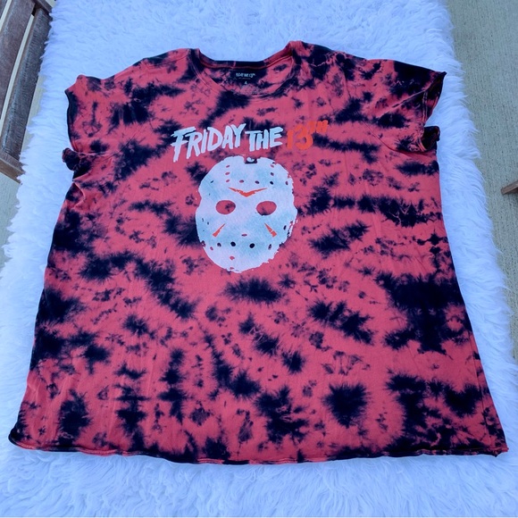 torrid Friday The 13th Crew Neck Tee Tie-Dye Red Black Horror Jason Vorhees Tee - Picture 10 of 16